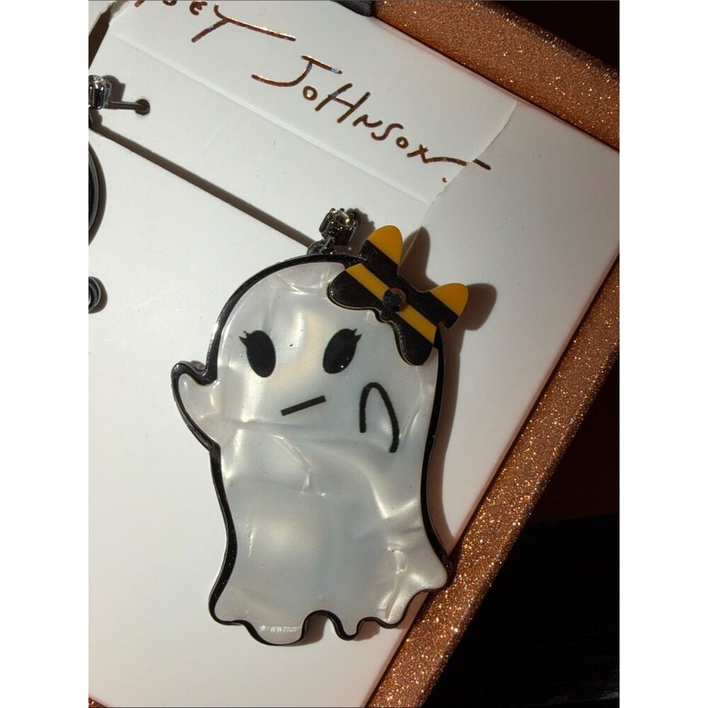 NWT Betsey Johnson Pearlized White Ghost Earrings with Bows. In gift box. - Picture 6 of 7